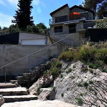 Frane Apartmán Maslinica